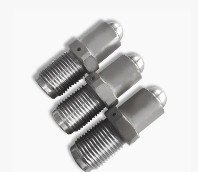 Comment le choix du matériau du corps de vis affecte-t-il les différents plastiques ?